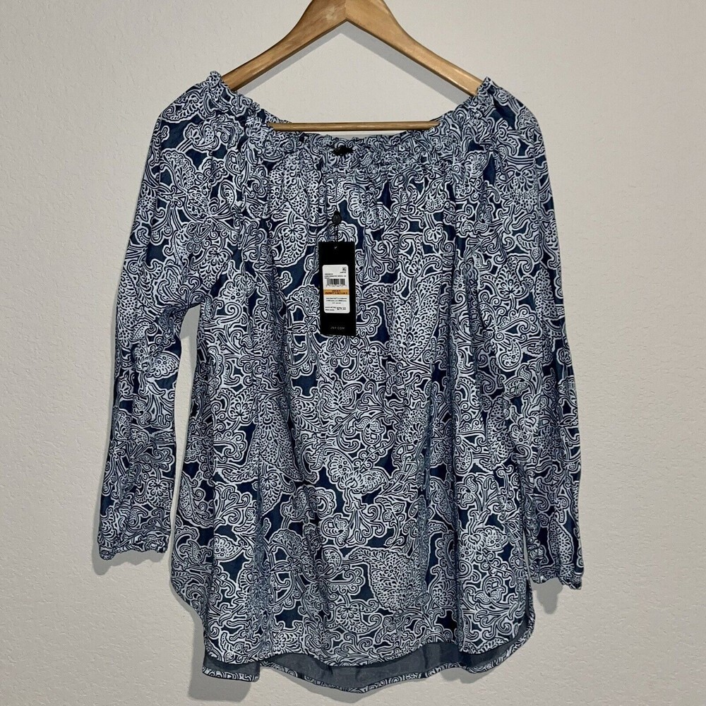 NWT $79 Woman’s Jones New York small chambray style floral blue Blouse